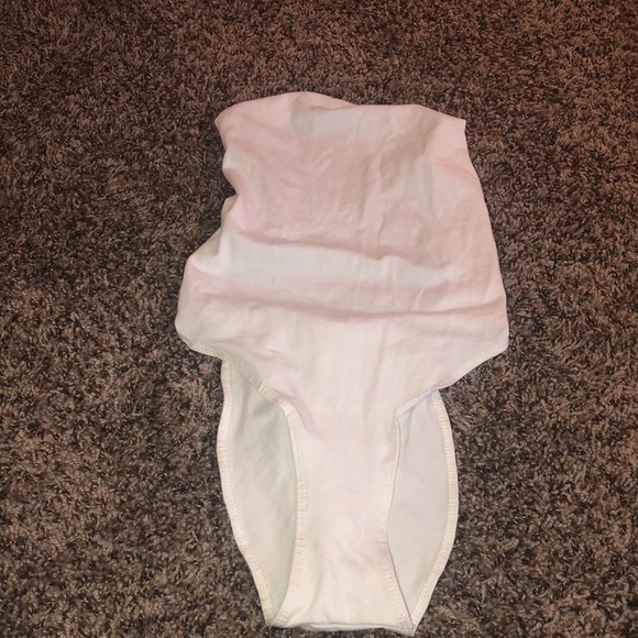 Body - suite - Picture 3 of 3